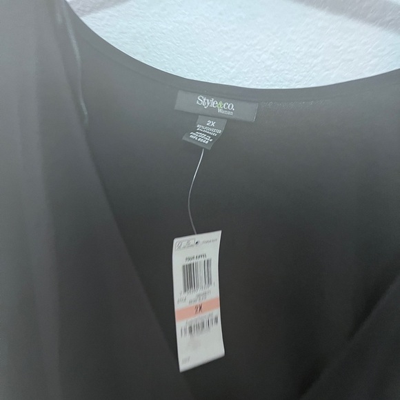 Style and Co Woman'ss black wrap top - Picture 2 of 6